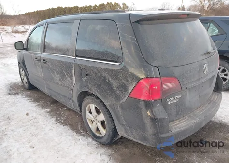 2011 Volkswagen Routan Se z USA, uszkodzony, nr VIN 2V4RW3DG5BR670169